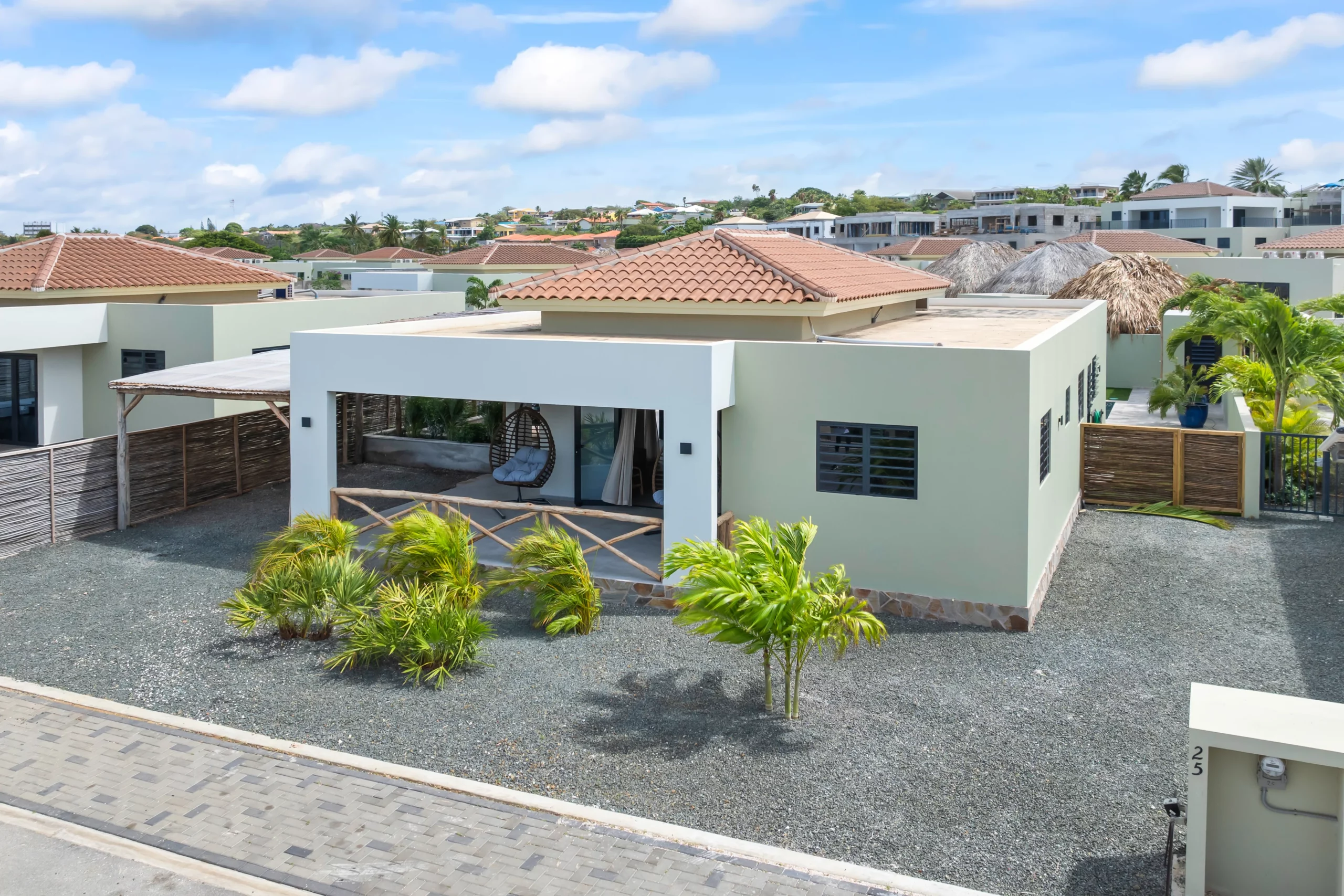 Luxury Villa Mambo beach Curaçao (17) - front view